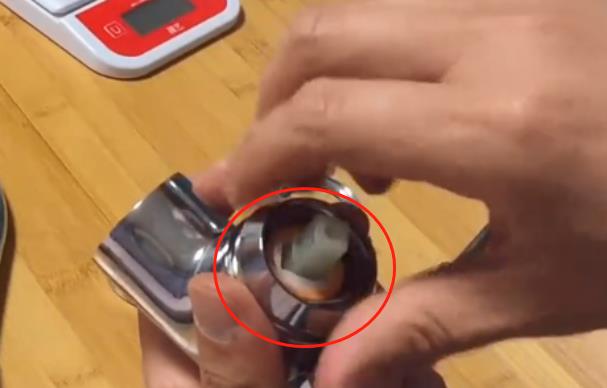 360旋转水龙头拆卸图解，4个步骤轻松拆卸所有配件!