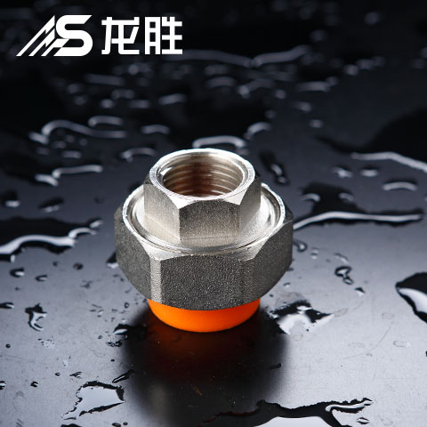 皮尔特水管多少钱一根？这2个价格差距也忒大了吧？